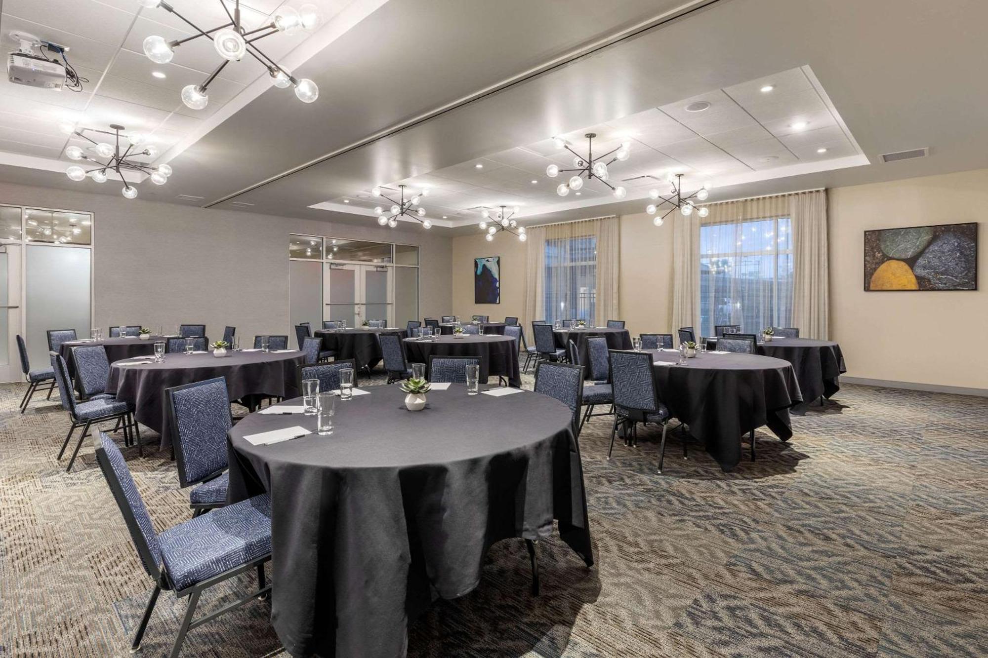 Cambria Downtown 4* Milwaukee
