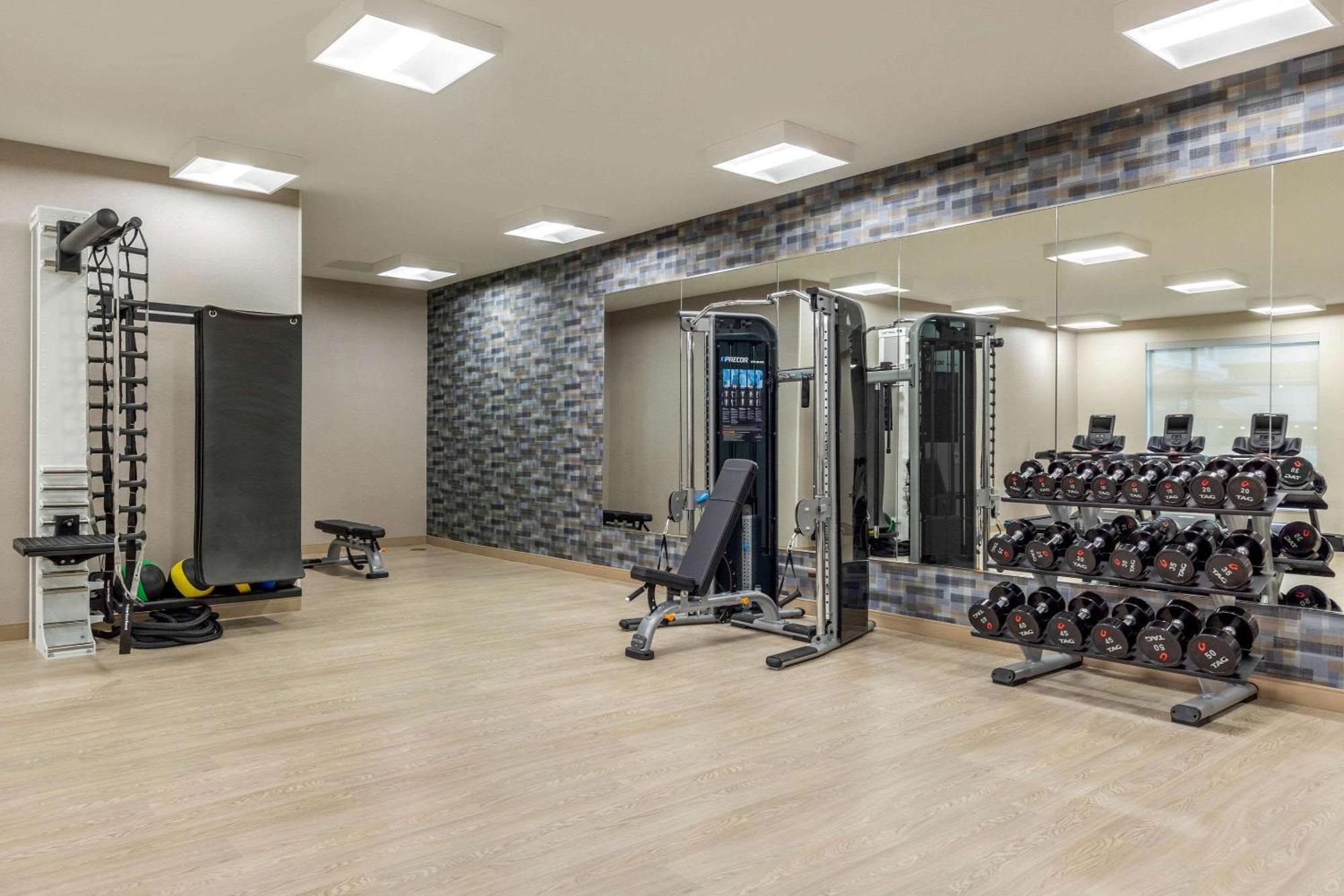 Cambria Downtown 4*